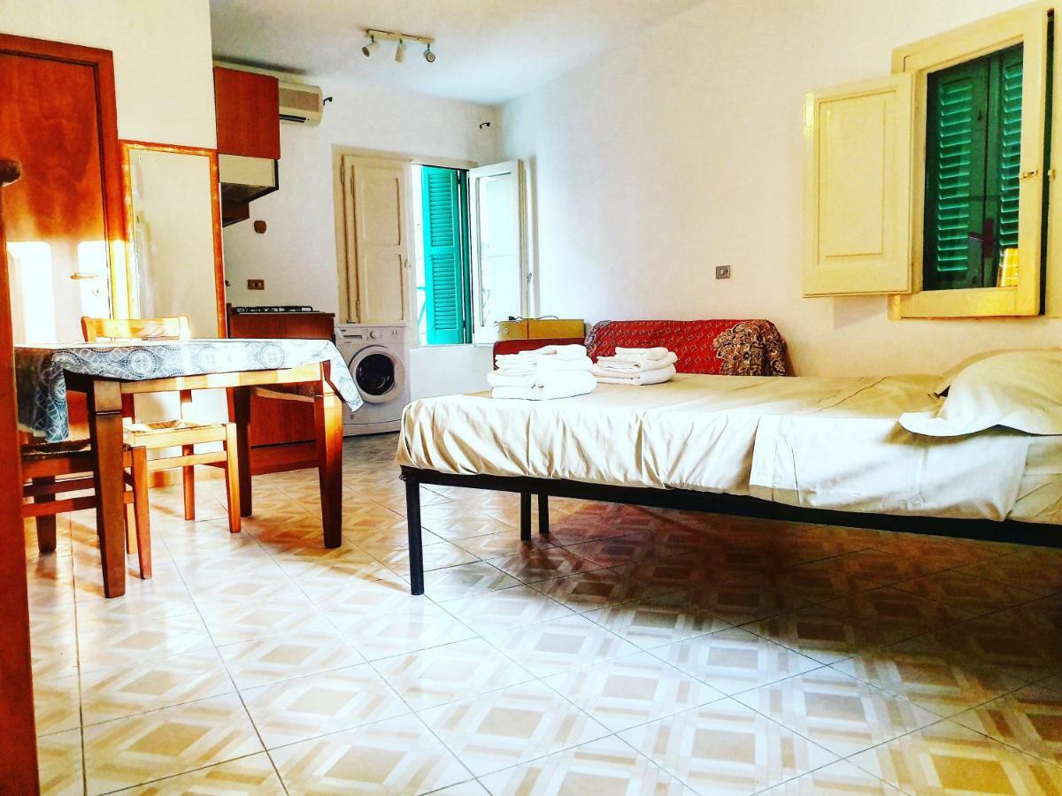 Appartamento Nel Chiasso. 모노폴리 외부 사진